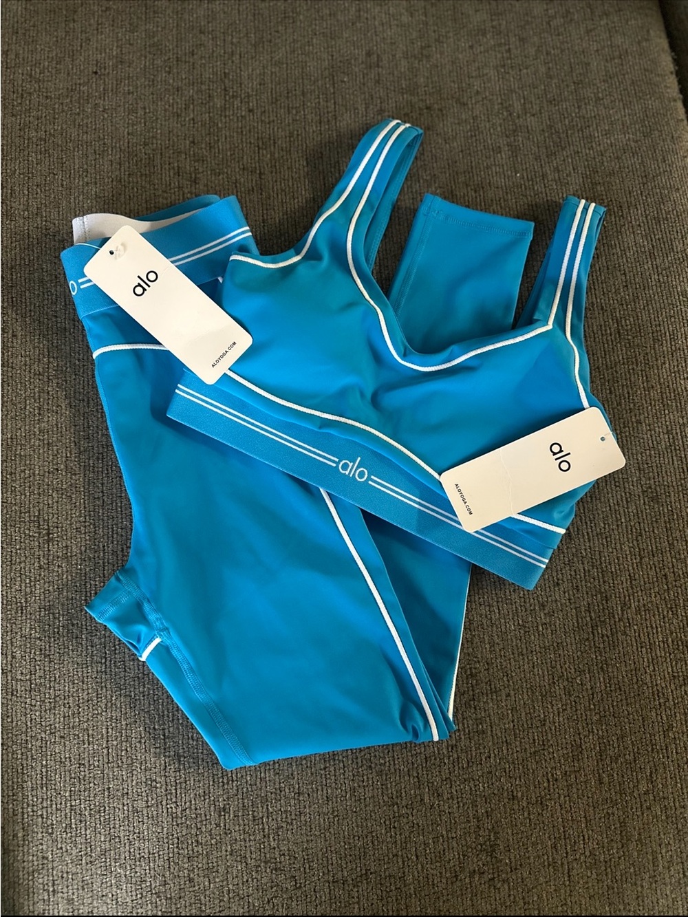 ALO Yoga Bright Blue Sports Bra and Leggings Set with White Trim